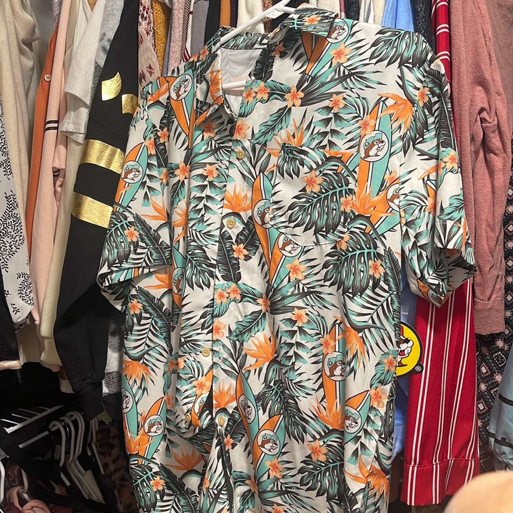 Bucees hawaiian shirt